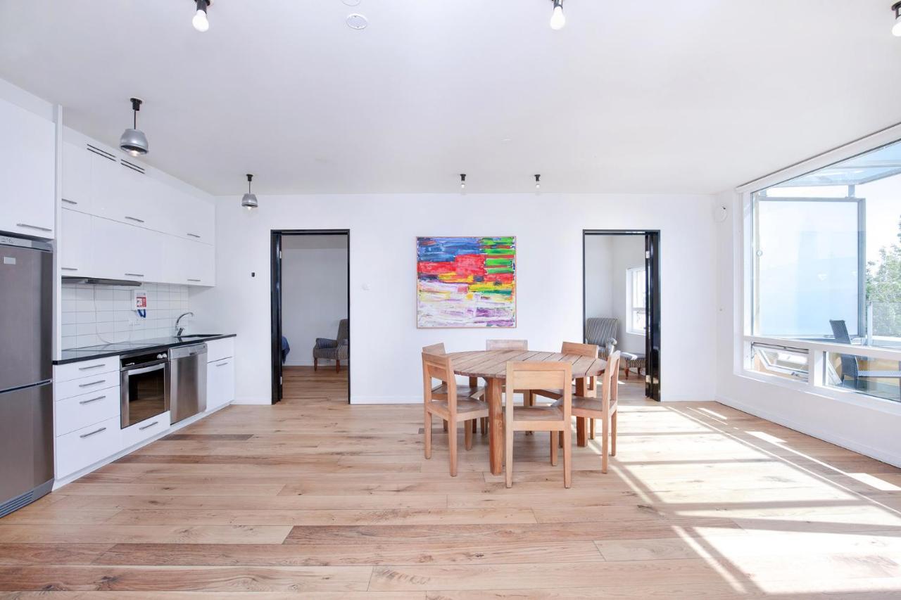 Penthouse Apartment On The Main Shopping Street Reykjavík Exterior photo
