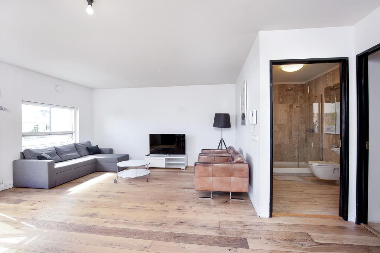 Penthouse Apartment On The Main Shopping Street Reykjavík Exterior photo