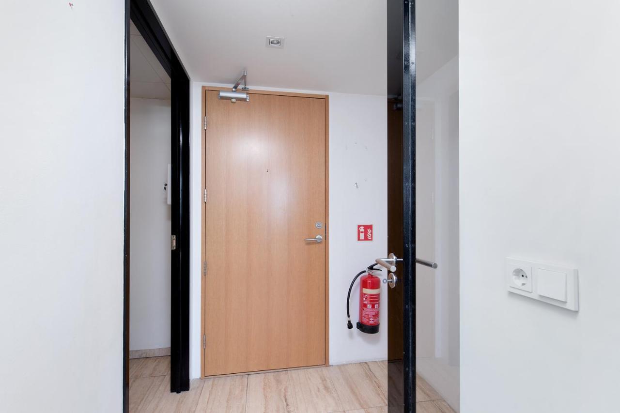 Penthouse Apartment On The Main Shopping Street Reykjavík Exterior photo
